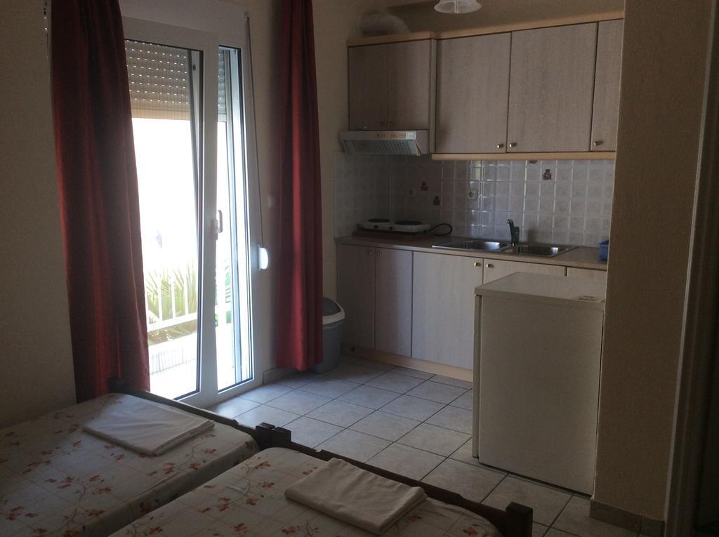 Rooms Lazos Olympiakí Aktí Exterior foto