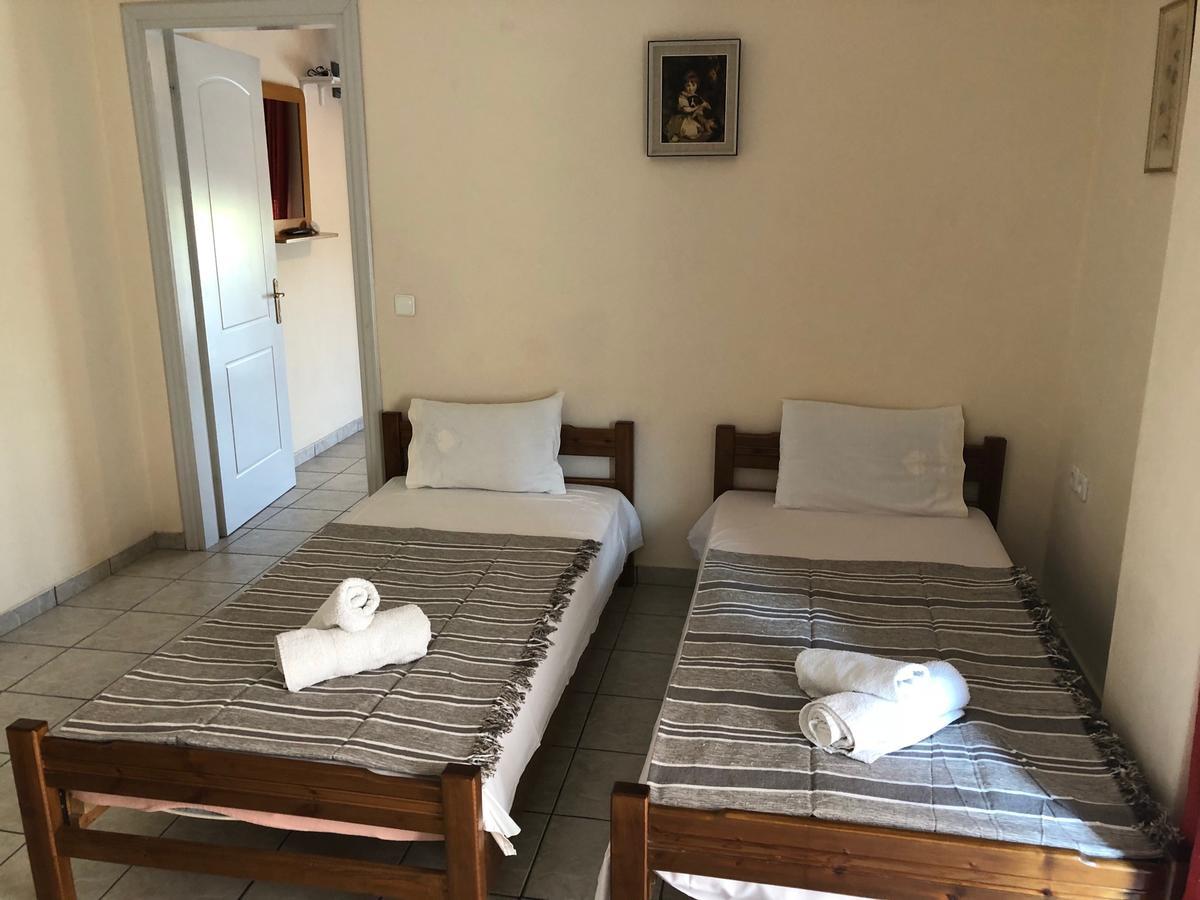 Rooms Lazos Olympiakí Aktí Exterior foto